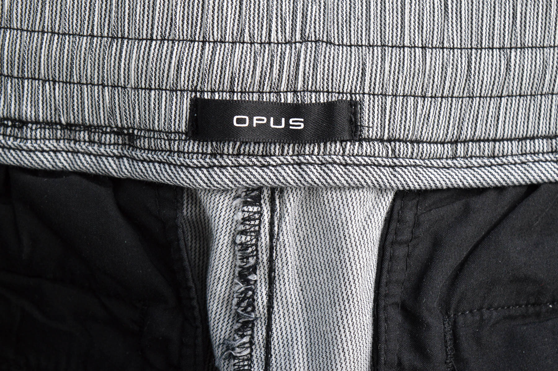 Krótkie spodnie damskie - OPUS - 2