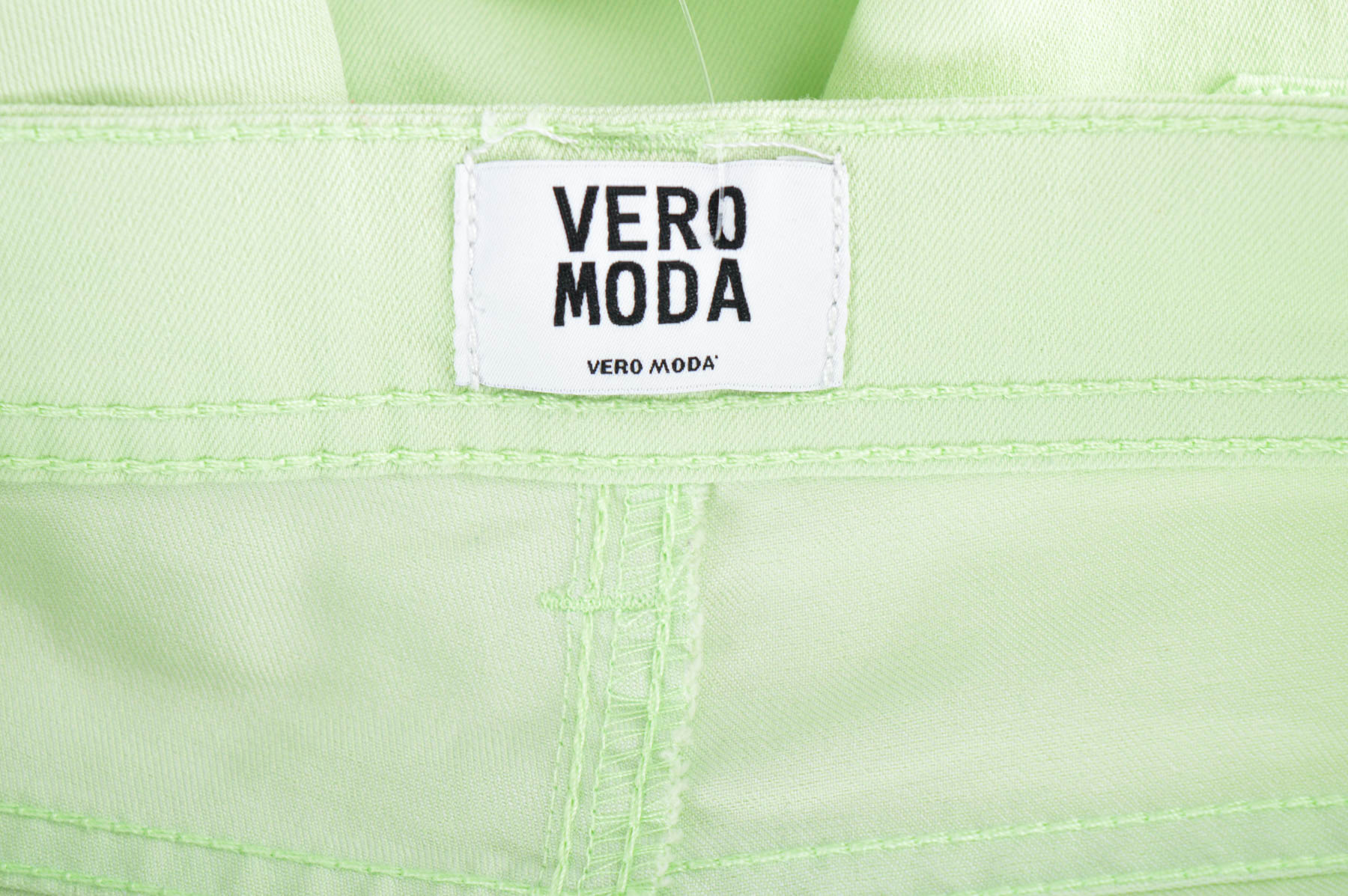 Pantaloni scurți de damă - VERO MODA - 2