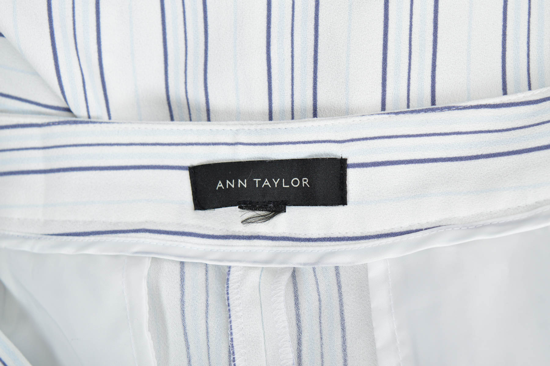 Pantaloni scurți de damă - Ann Taylor - 2