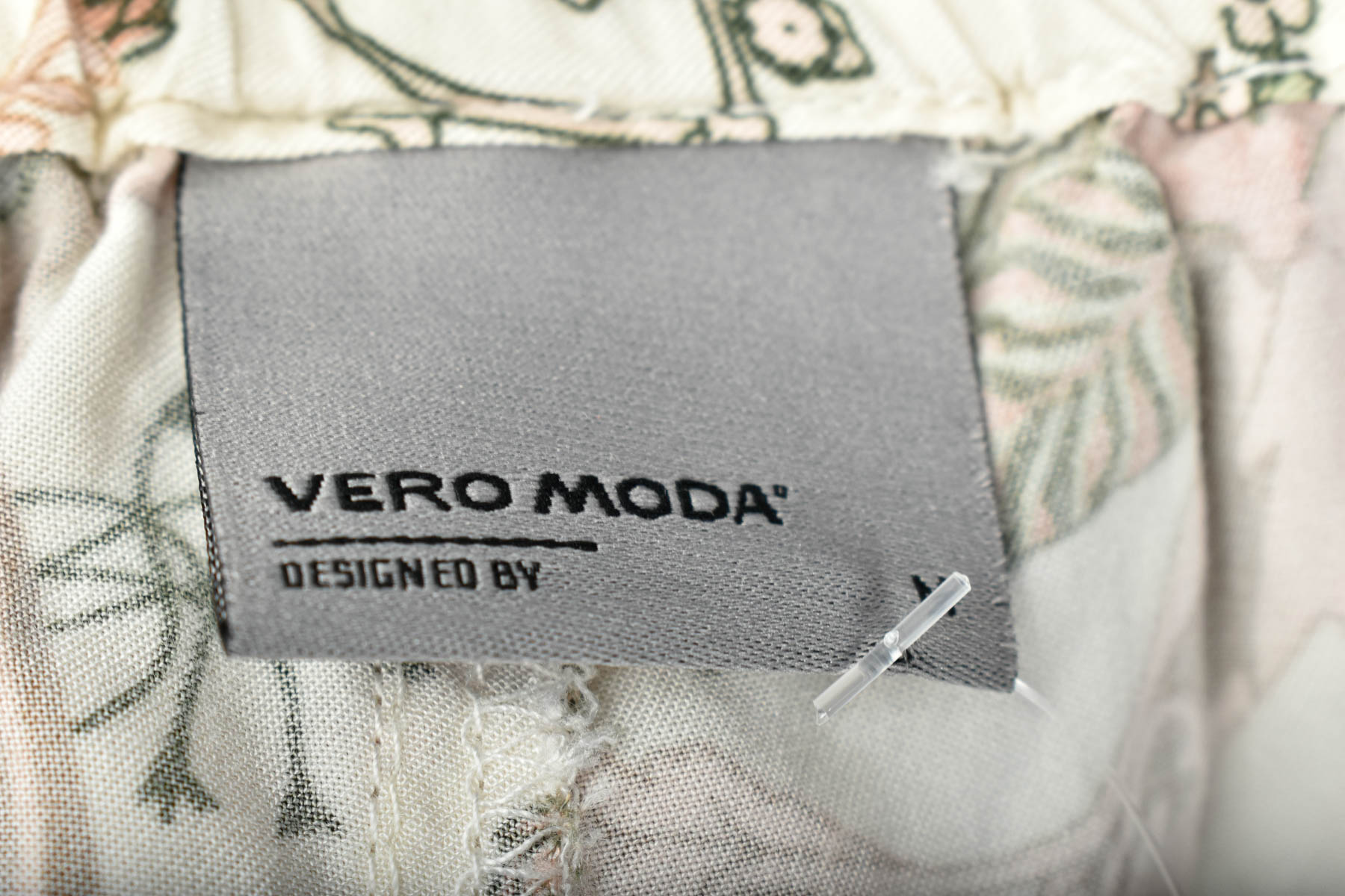 Female shorts - VERO MODA - 2