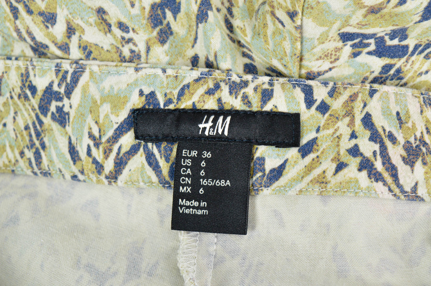 Female shorts - H&M - 2