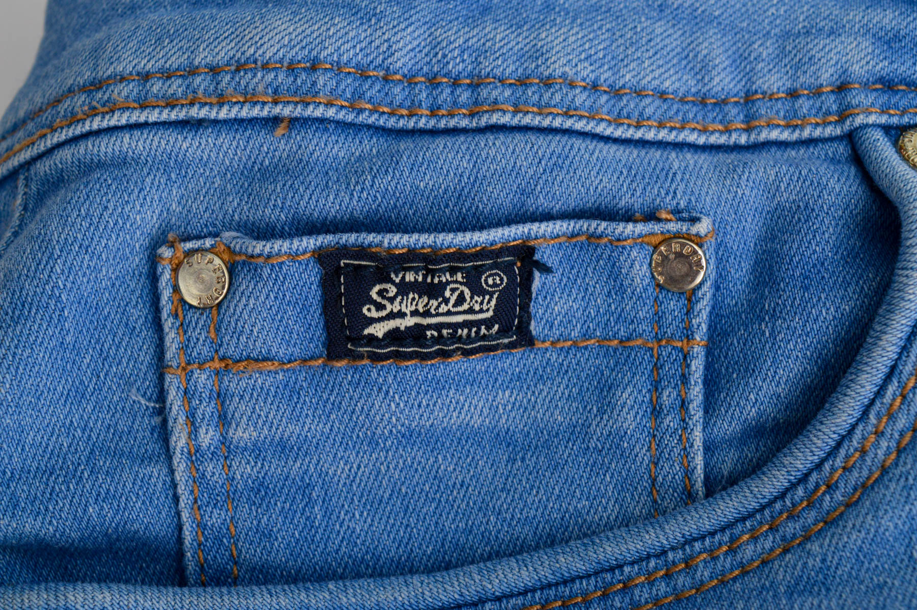 Krótkie spodnie damskie - SuperDry - 2