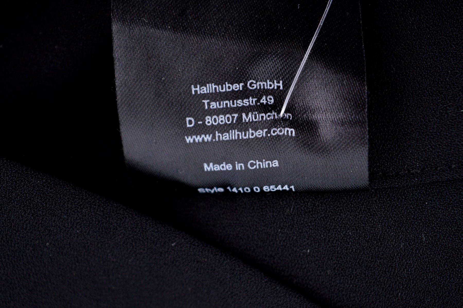 Krótkie spodnie damskie - HALLHUBER - 2