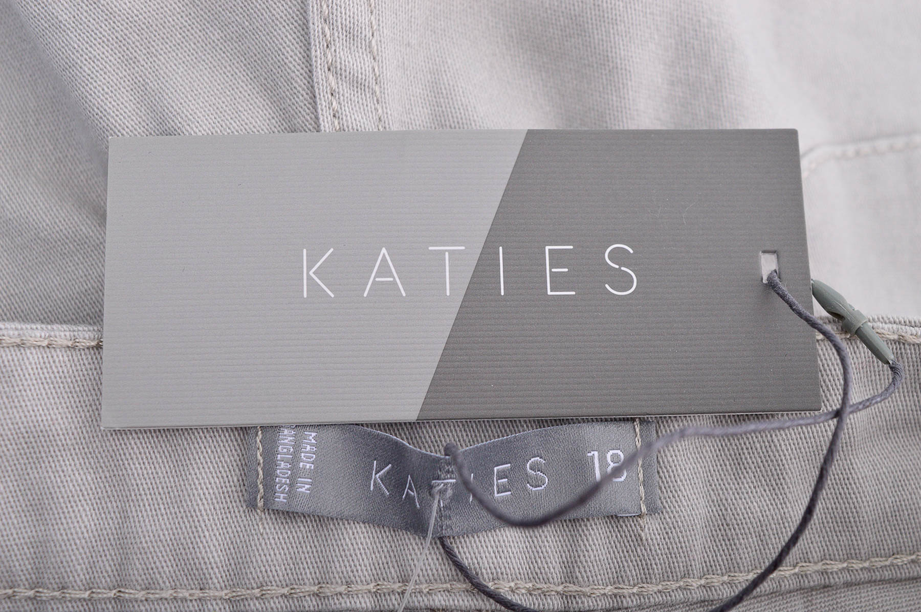 Krótkie spodnie damskie - KATIES - 2