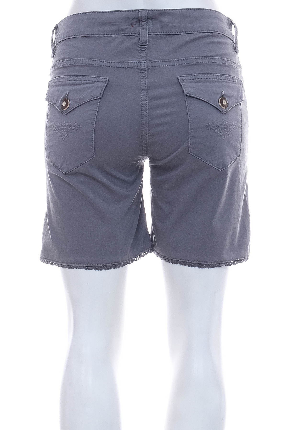 Female shorts - Almgwand - 1