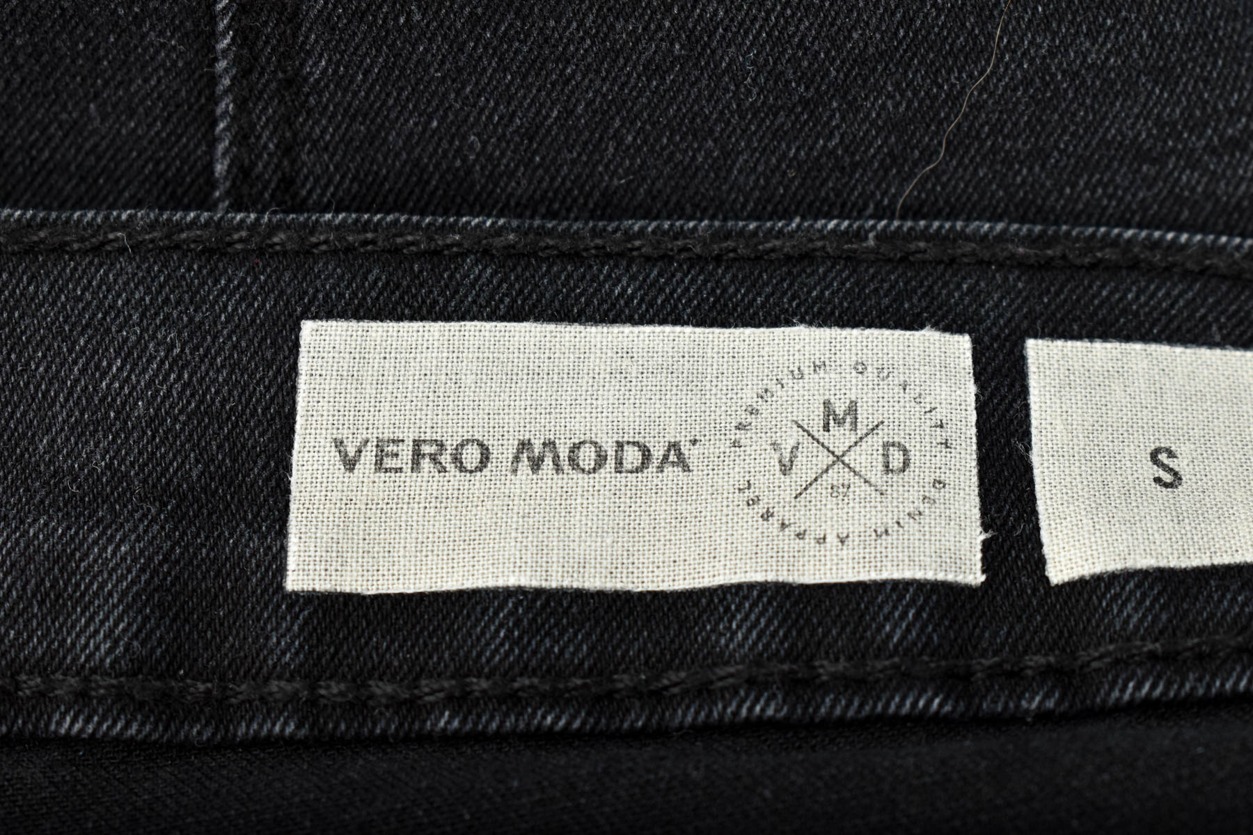 Krótkie spodnie damskie - VERO MODA - 2