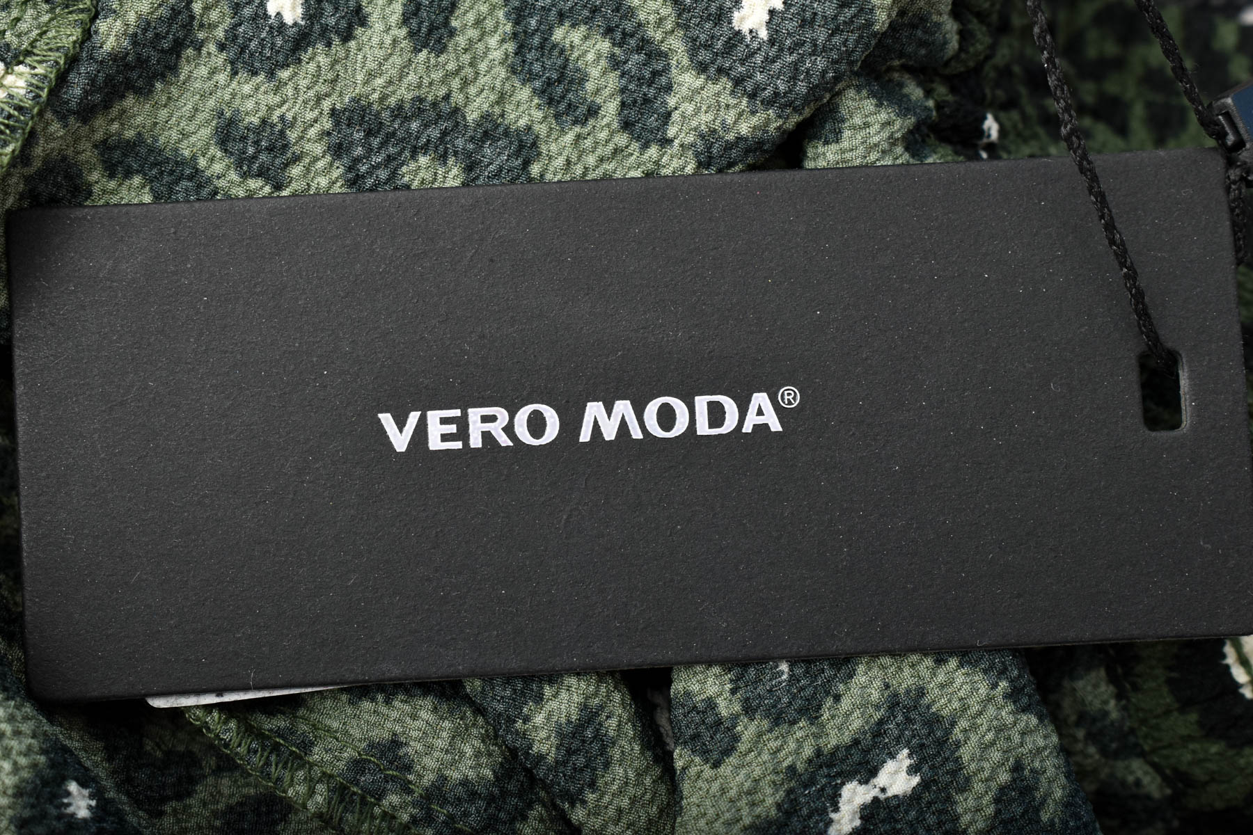 Krótkie spodnie damskie - VERO MODA - 2
