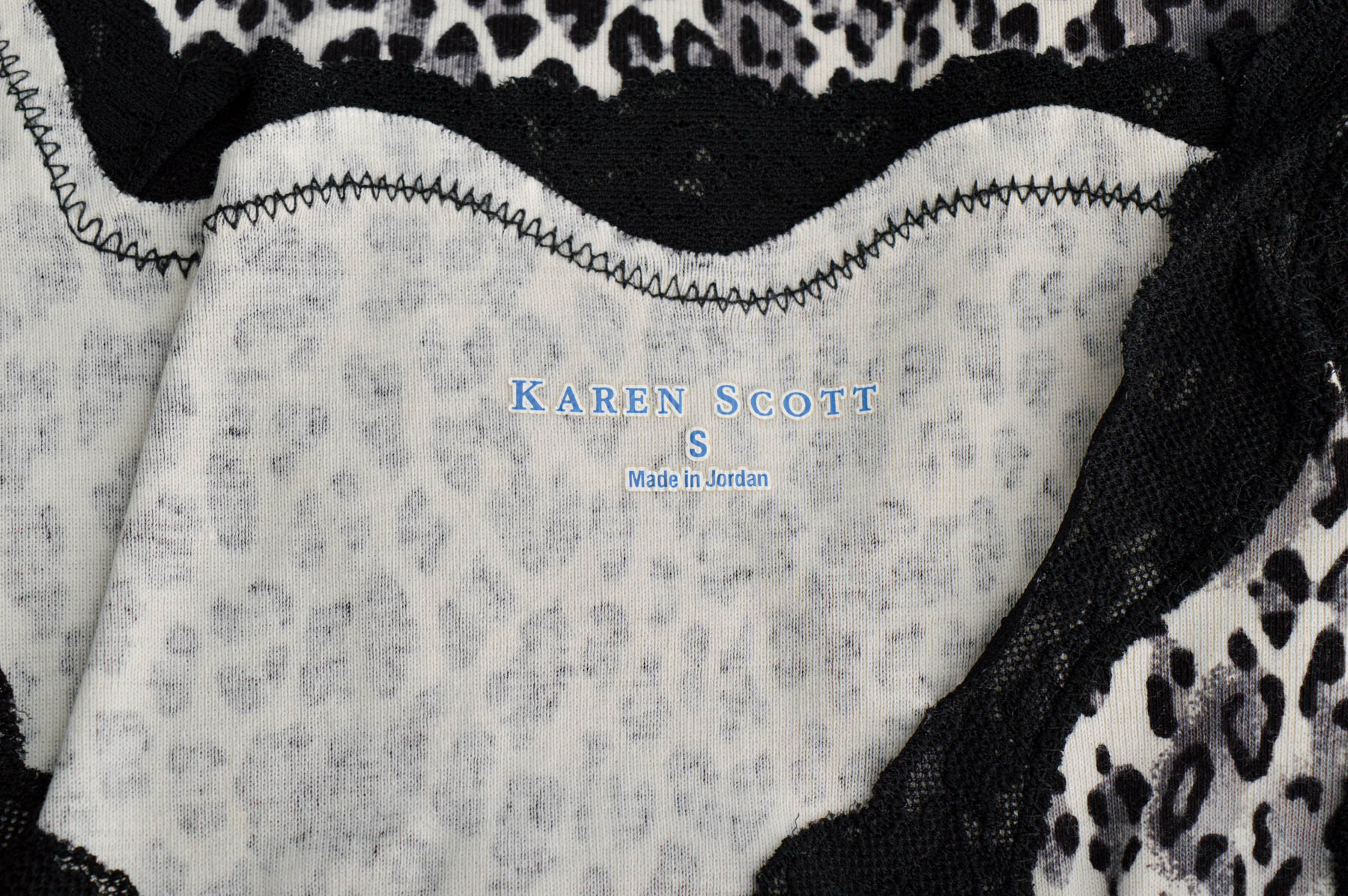 Maiou de damă - Karen Scott - 2