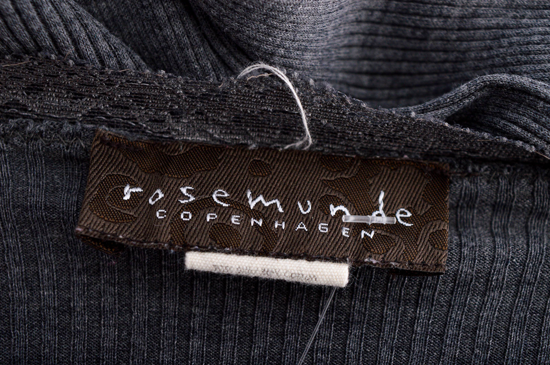 Women's sweater - Rosemunde - 2