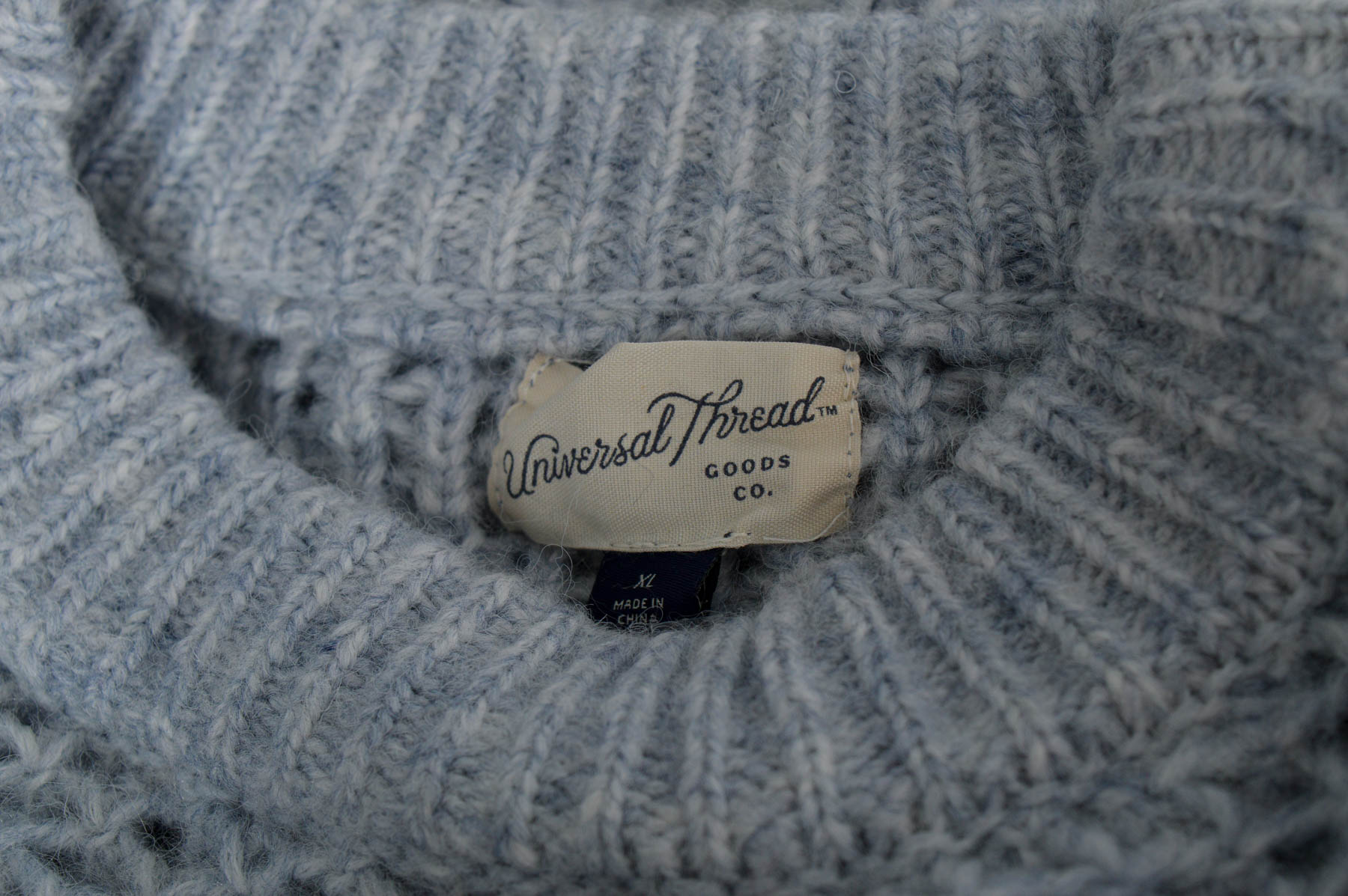 Women's sweater - Universal Thread - 2