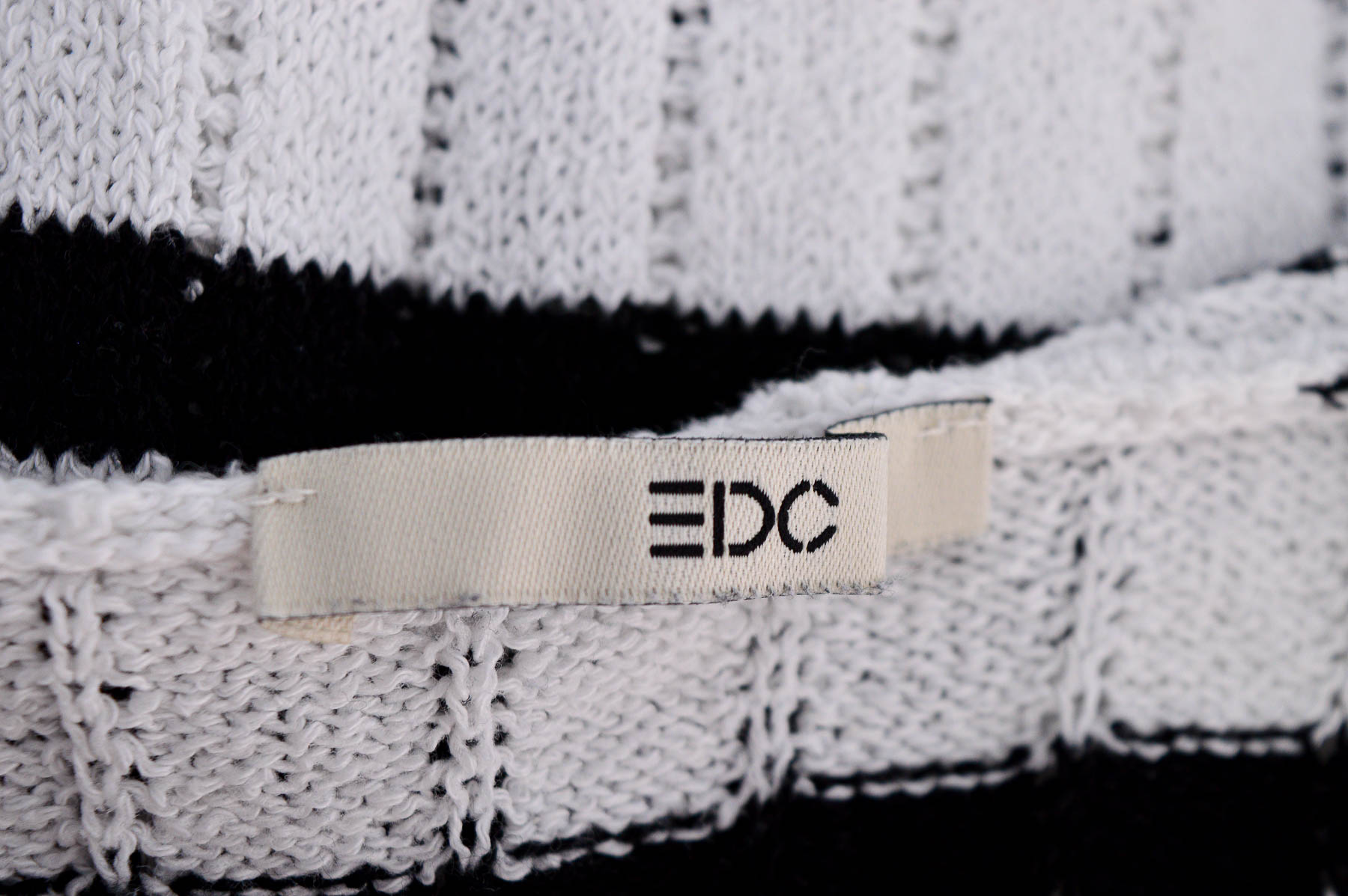 Дамски пуловер - EDC - 2