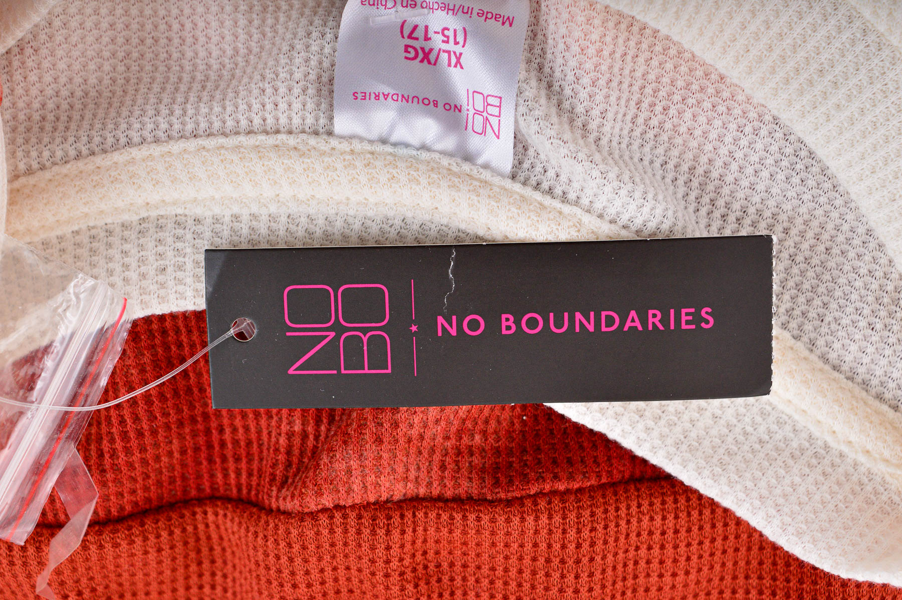 Women's sweater - No Boundaries - 2