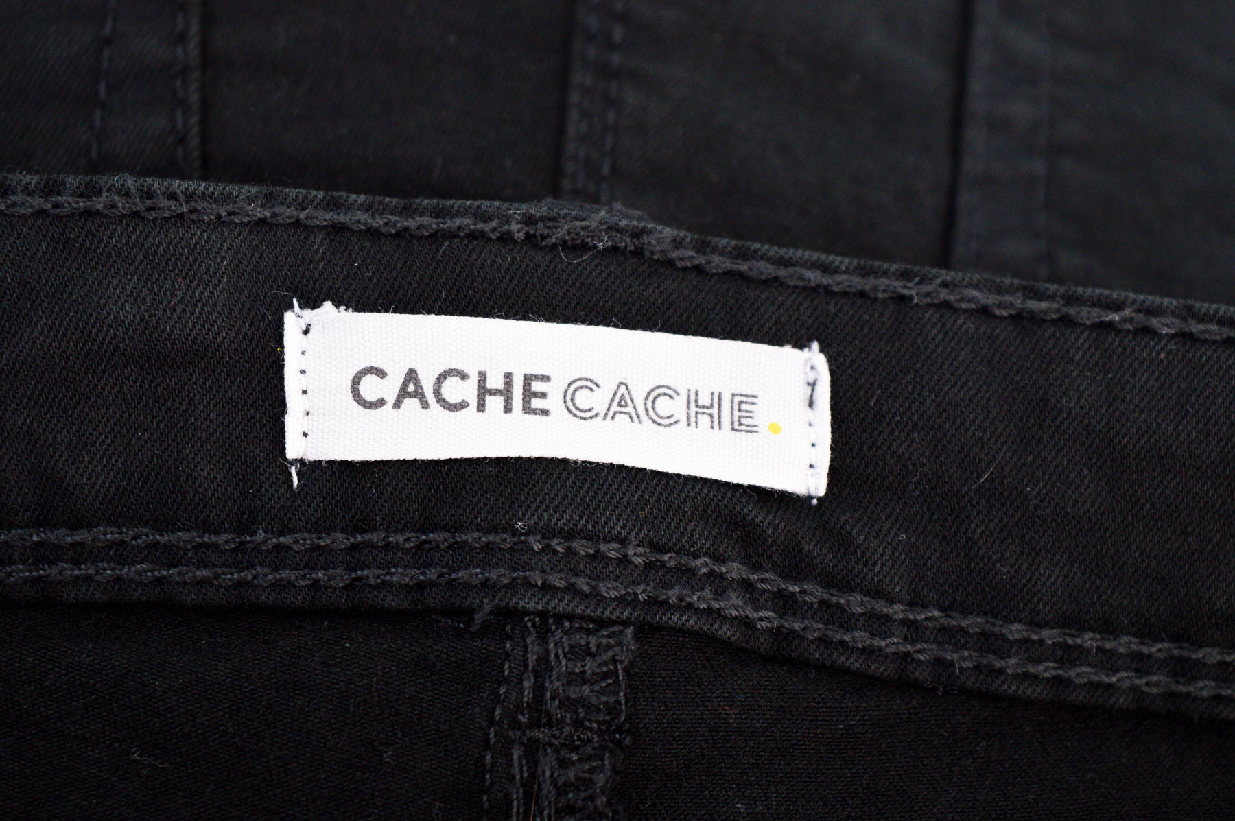 Pantaloni scurți de damă - CACHE CACHE - 2