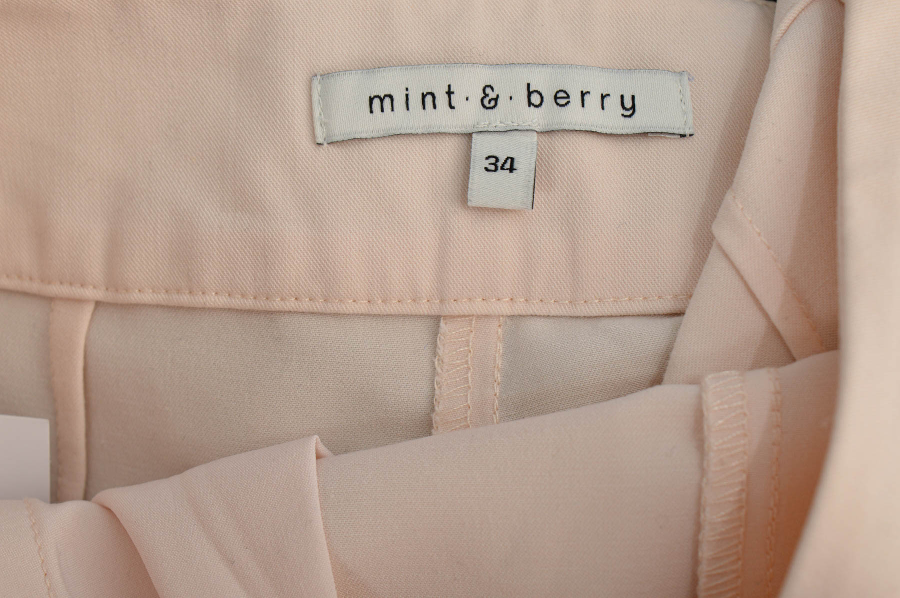 Krótkie spodnie damskie - Mint & Berry - 2
