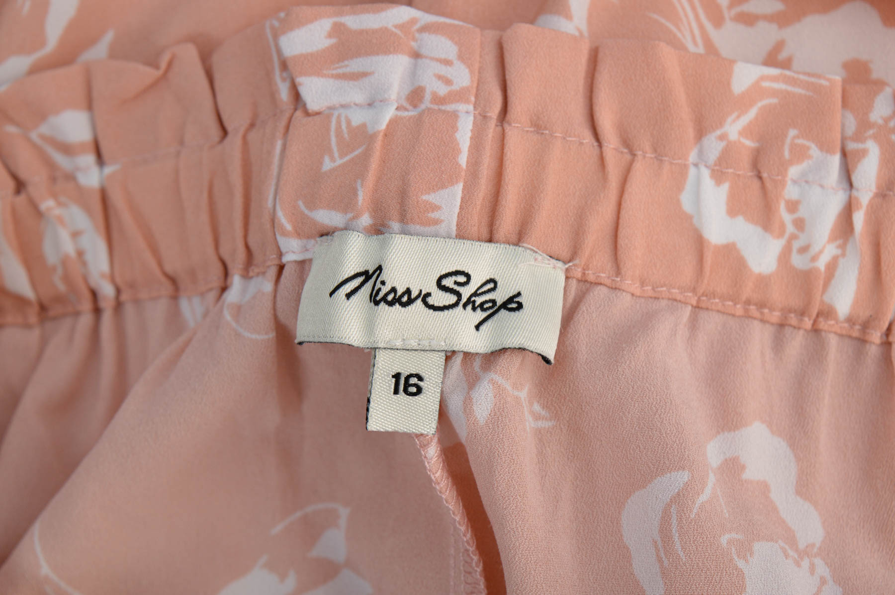 Krótkie spodnie damskie - Miss Shop - 2