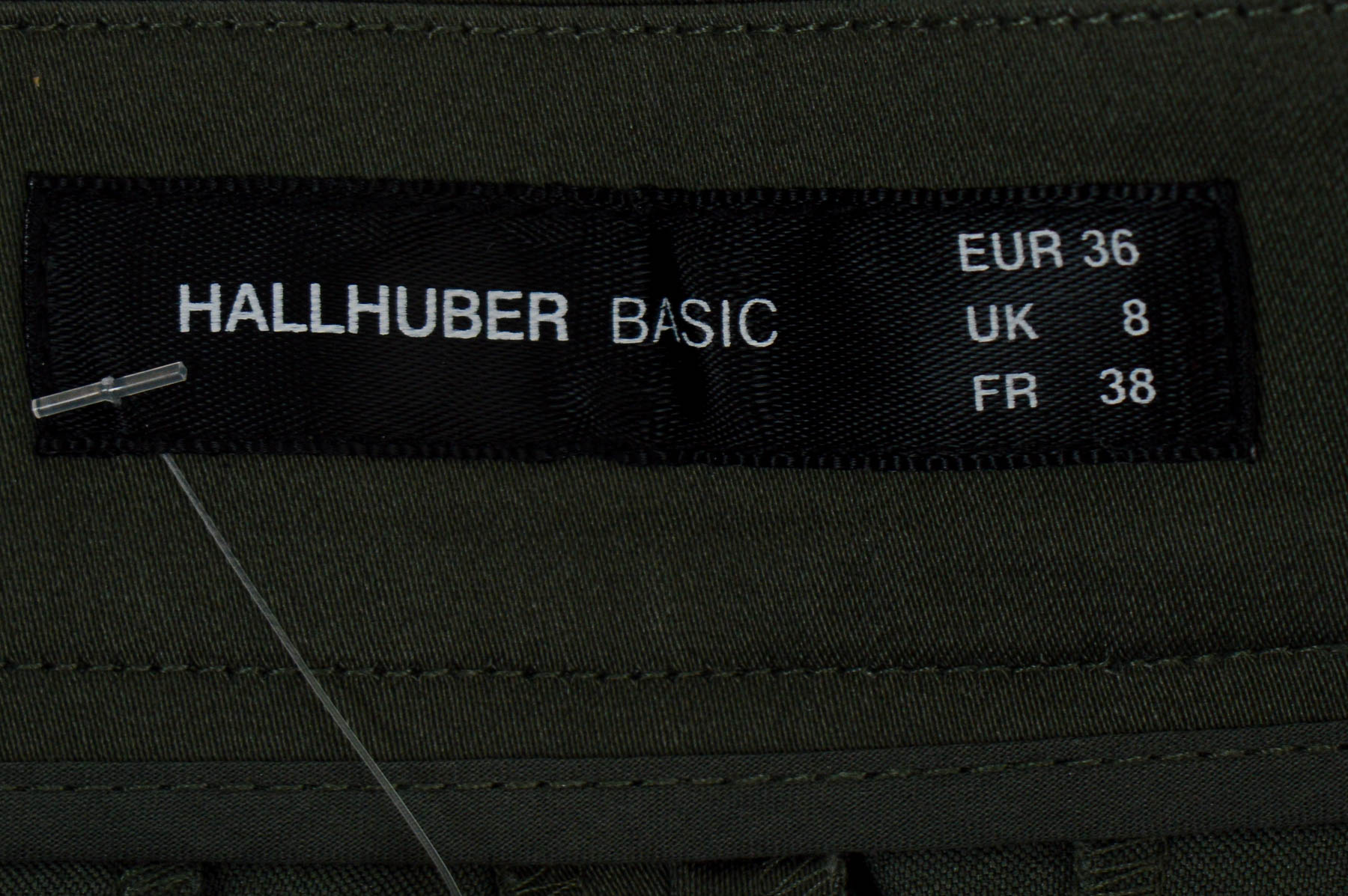 Krótkie spodnie damskie - HALLHUBER - 2