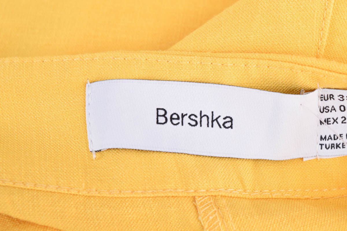 Krótkie spodnie damskie - Bershka - 2