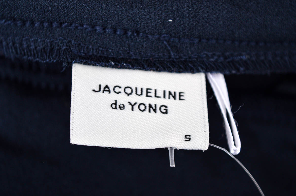 Female shorts - Jacqueline de Yong - 2