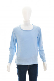Girls' blouse front