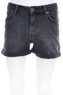 Female shorts - BDG front