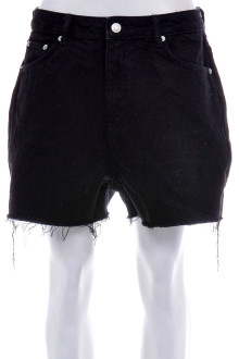 Female shorts - NA-KD front