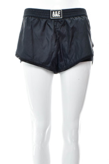 Women's shorts - Abercrombie & Fitch front