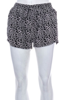 Female shorts - HAILYS front