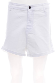 Krótkie spodnie damskie - PRETTYLITTLETHING front