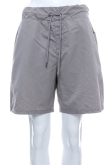 Women's shorts - Nu-in front