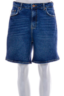 Krótkie spodnie damskie - Pieces front