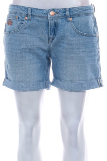 Krótkie spodnie damskie - SuperDry front