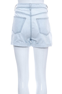 Female shorts - DIVIDED back