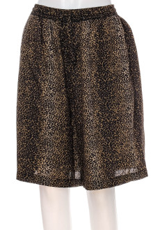Female shorts - Kingfield front