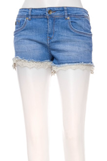 Дамски къси панталони - SuperDry front