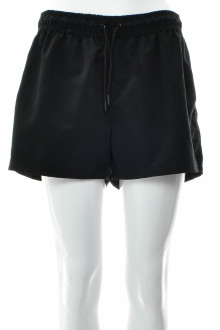 Female shorts - Gina Benotti front