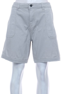 Krótkie spodnie damskie - KATIES front