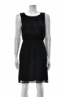 Ένα φόρεμα - H&M front