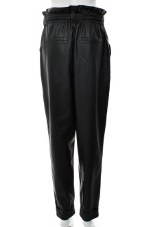 Women's leather trousers - Mbym back