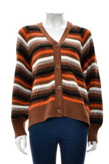Women's cardigan - Page One front