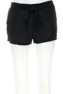 Female shorts - COLLOSEUM front