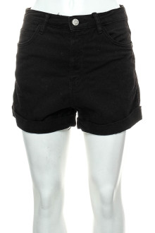 Krótkie spodnie damskie - Bershka front