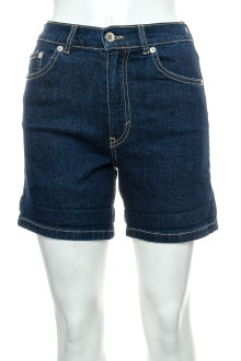 Γυναικείο κοντό παντελόνι - Pull & Bear front
