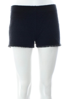 Female shorts - COLLOSEUM front